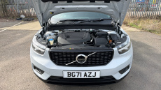 Volvo Xc40 2.0 B4P R DESIGN Pro 5dr AWD Auto Petrol Estate